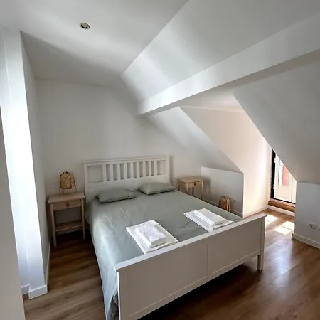Stylish & Quite Flat In Centre - Cais Do Sodre Lissabon