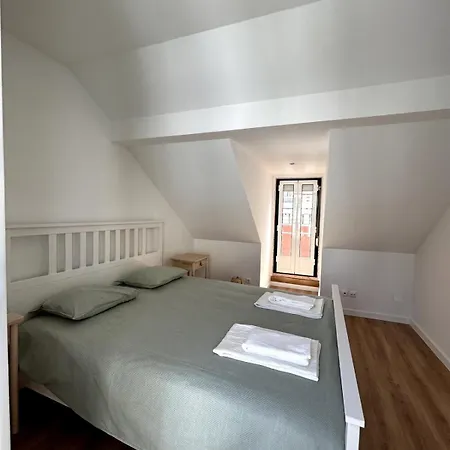 Stylish & Quite Flat In Centre - Cais Do Sodre דירה