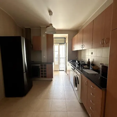 Stylish & Quite Flat In Centre - Cais Do Sodre * ליסבון