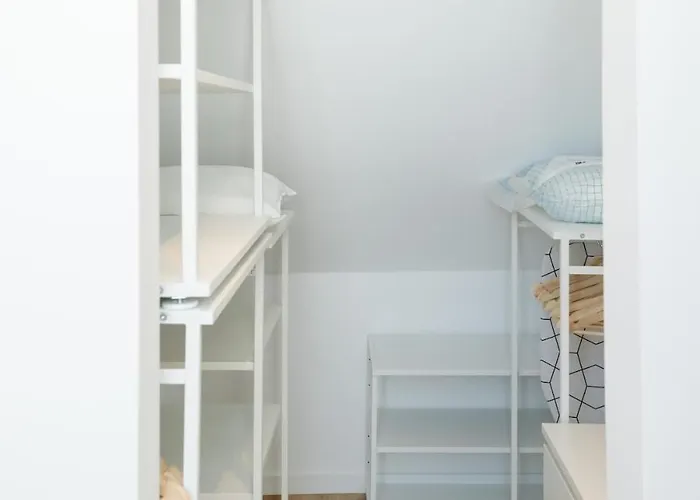 Stylish & Quite Flat In Centre - Cais Do Sodre *